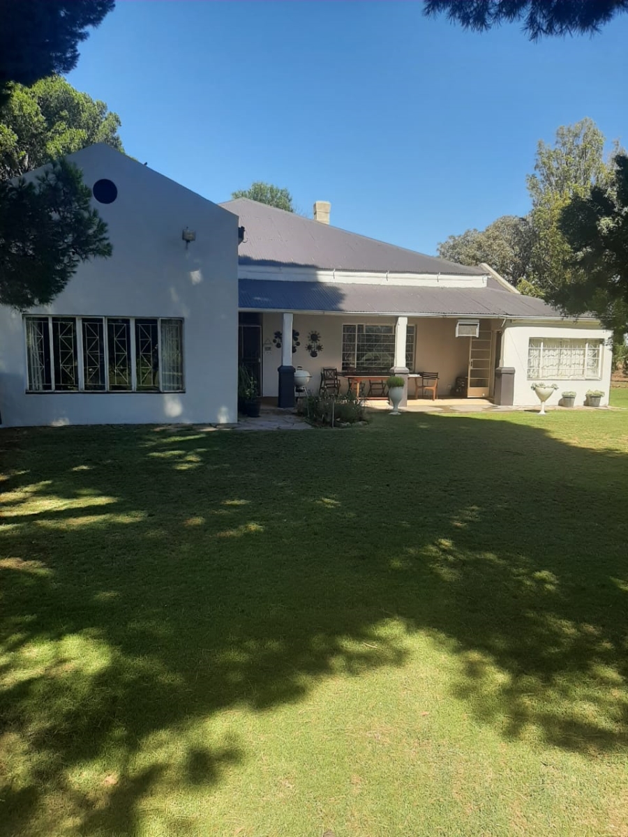 4 Bedroom Property for Sale in Hofmeyr Eastern Cape